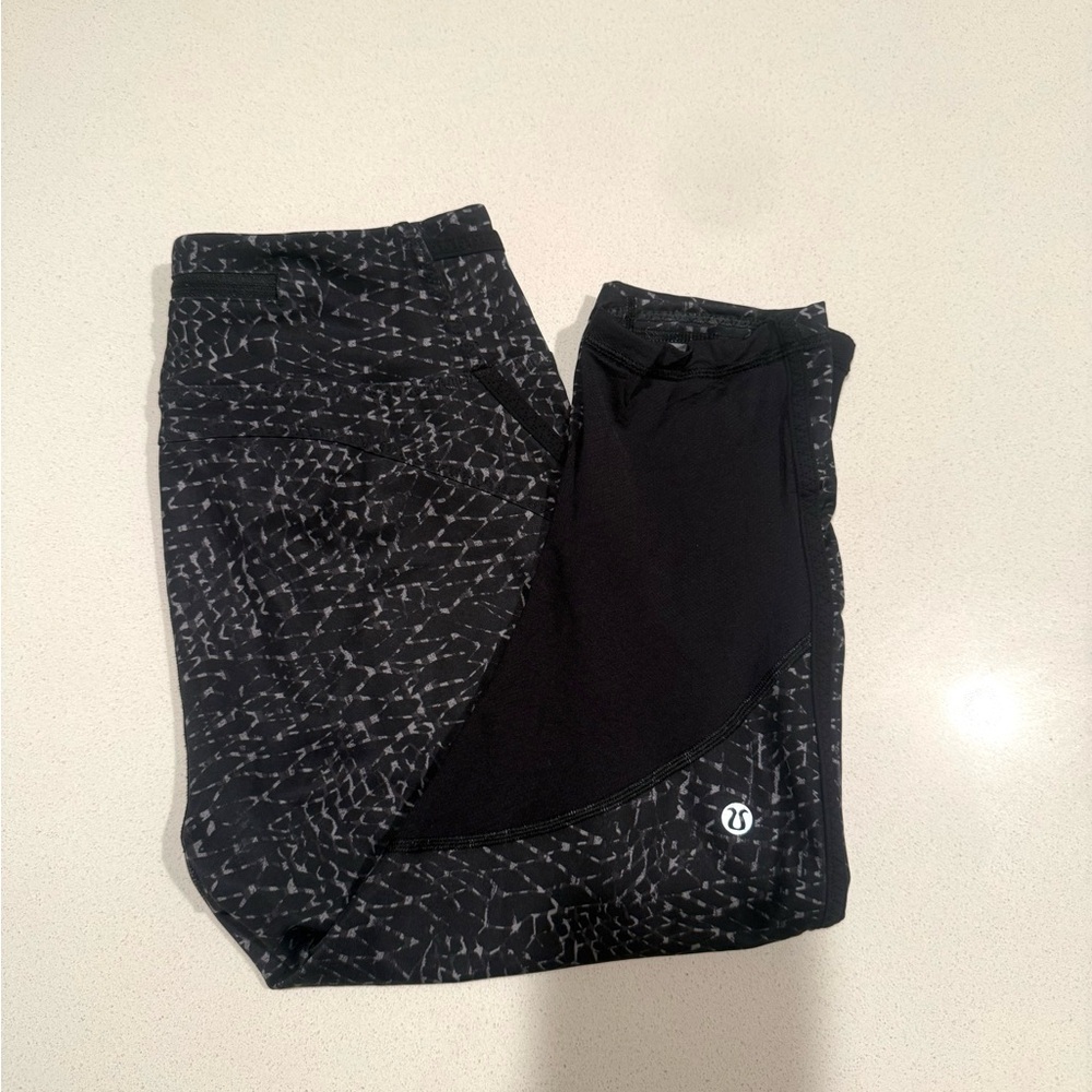 Lululemon Run Inspire Crop II Full On Luxtreme Leggings Size 6